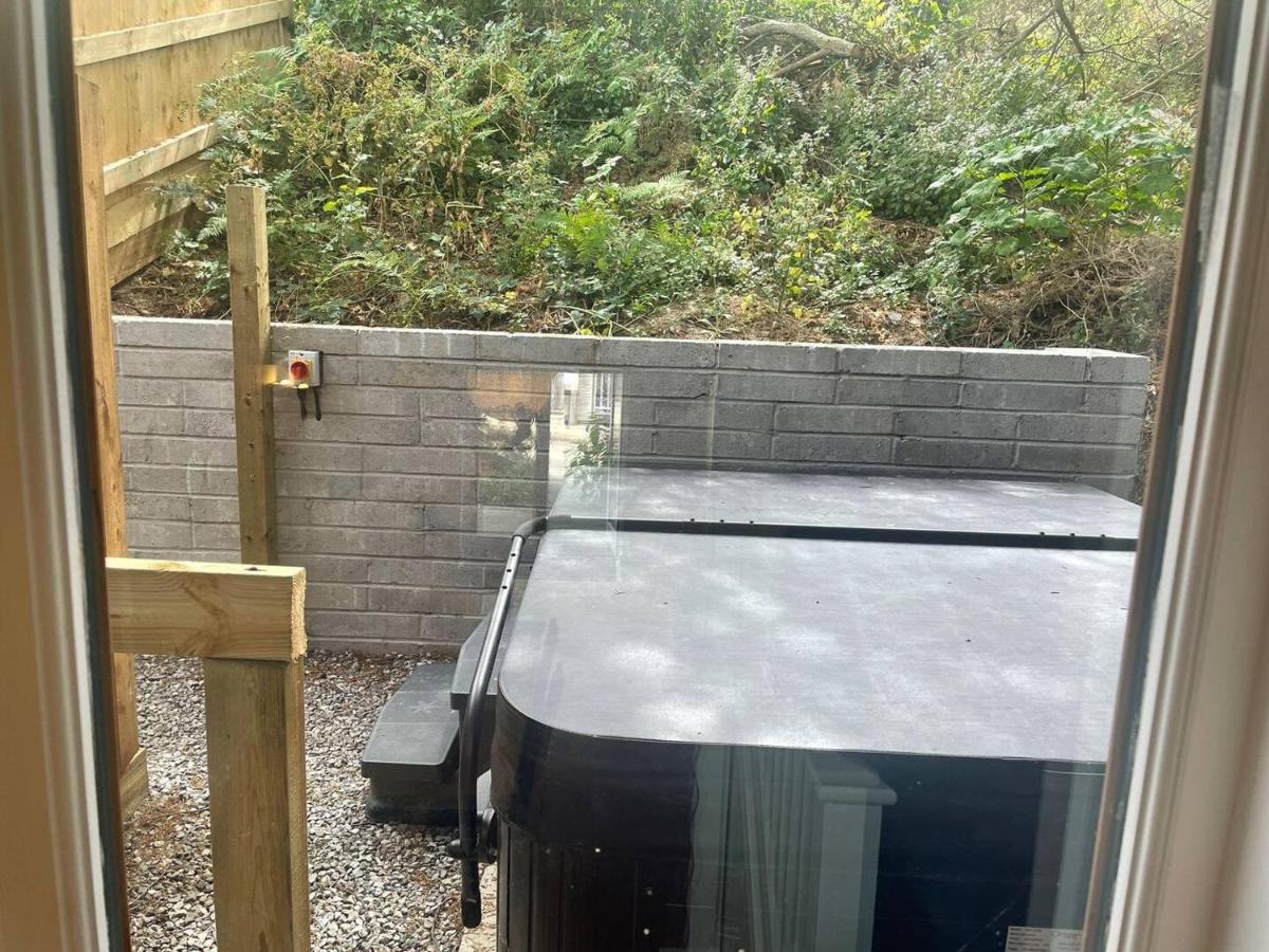 House 6 Goldcroft - Walk To Beach & Village, Pet-Friendly & Hottub Porthtowan Extérieur photo