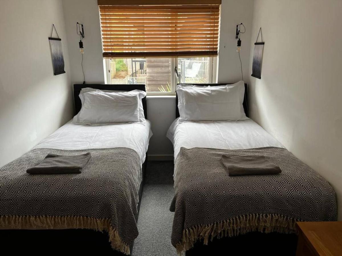 House 6 Goldcroft - Walk To Beach & Village, Pet-Friendly & Hottub Porthtowan Extérieur photo
